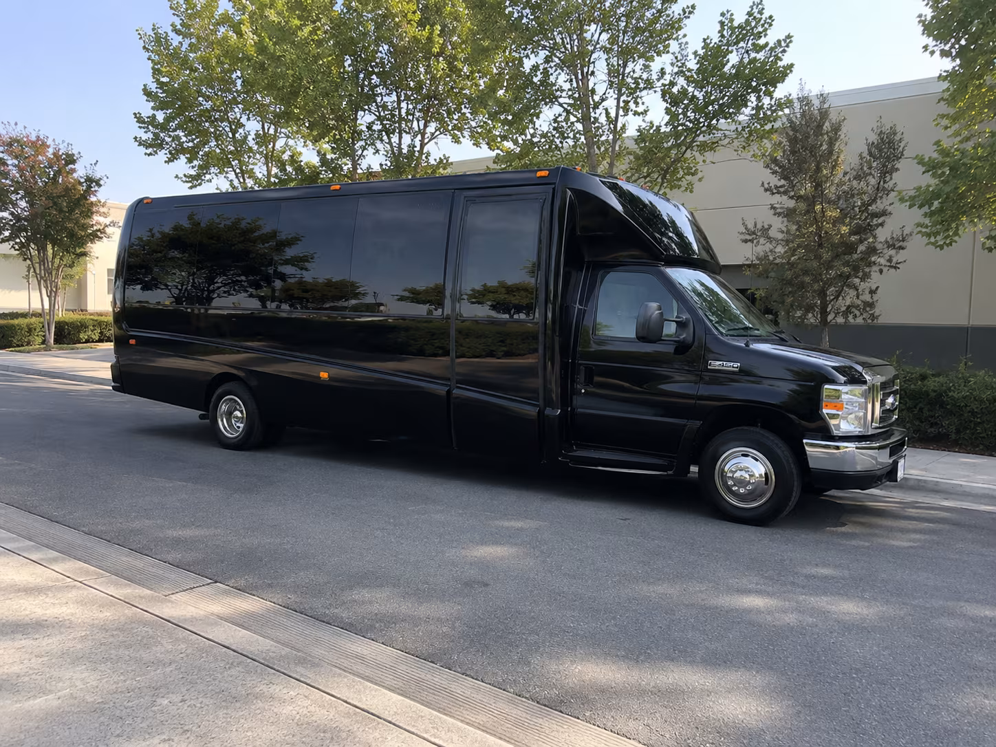 18 Passenger Party Bus