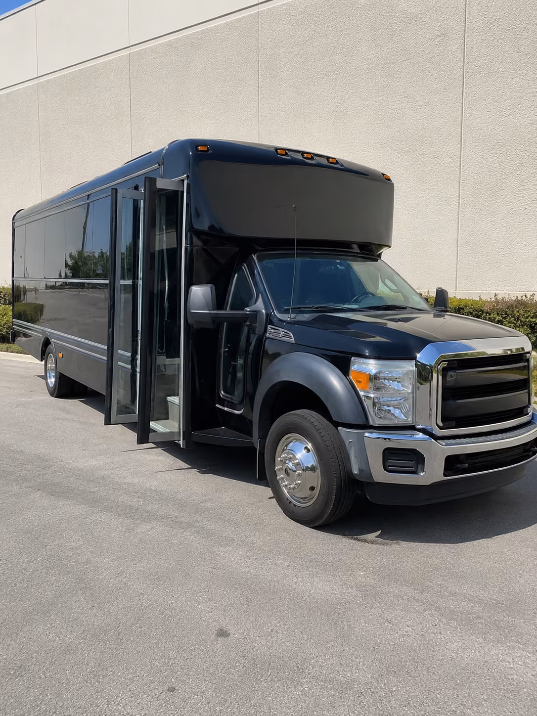 Dearborn Birthday, Sweet 16, & Quinceañera Party Bus Rentals
