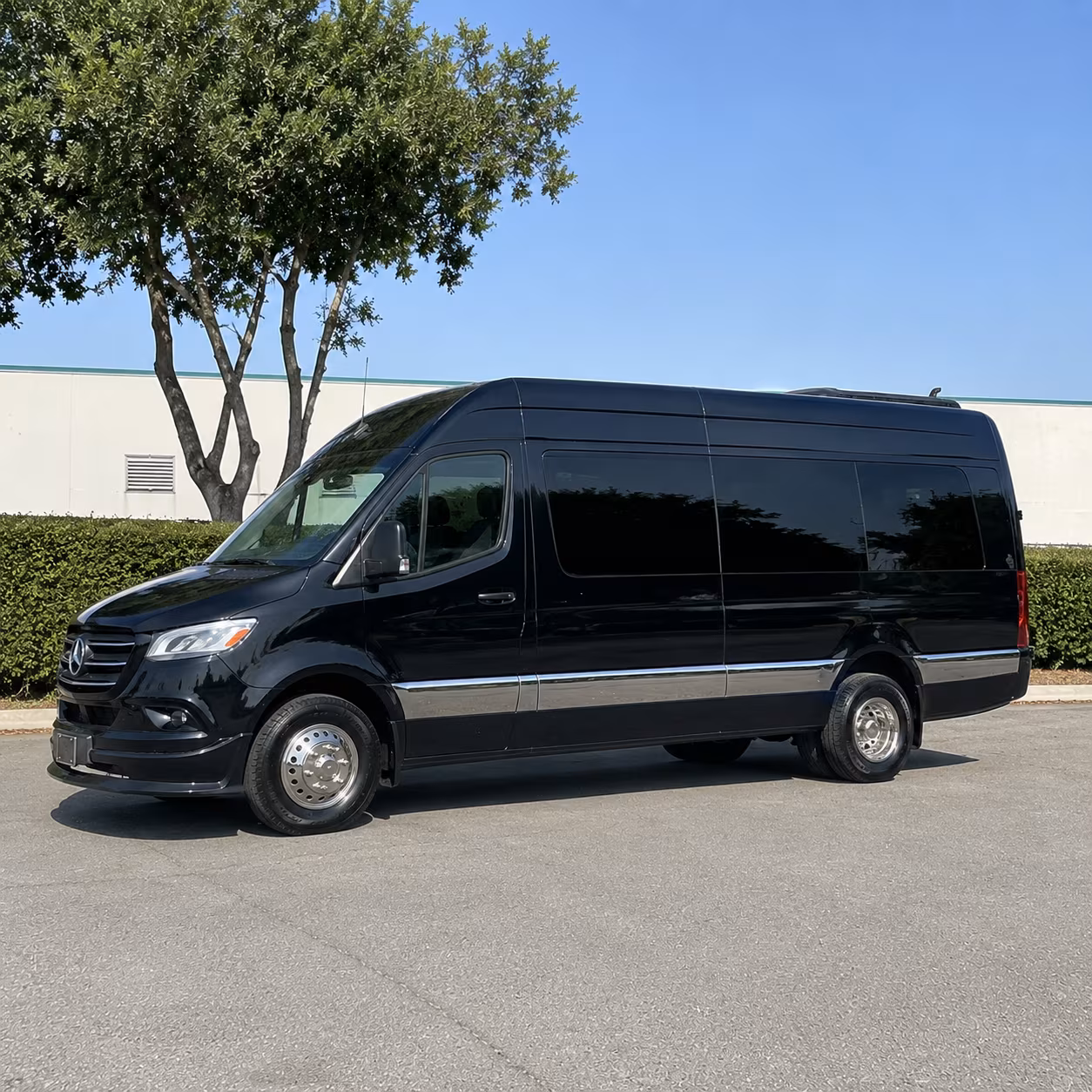 Detroit Airport Shuttle & Transportation party bus exterior