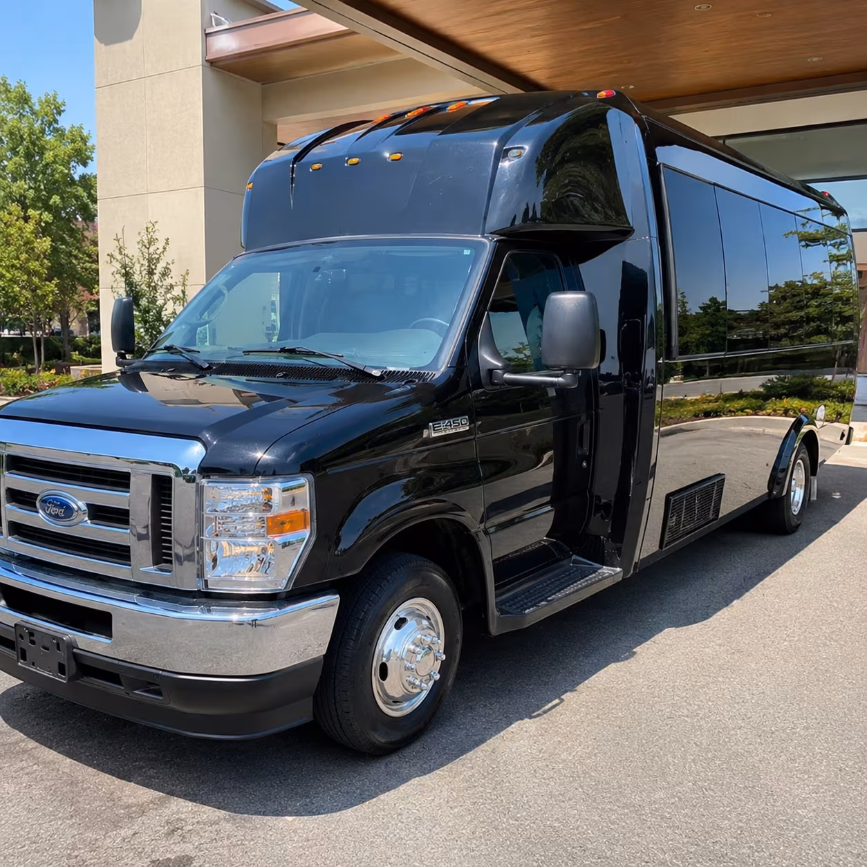 Detroit Birthday, Sweet 16, & Quinceañera Transportation party bus exterior
