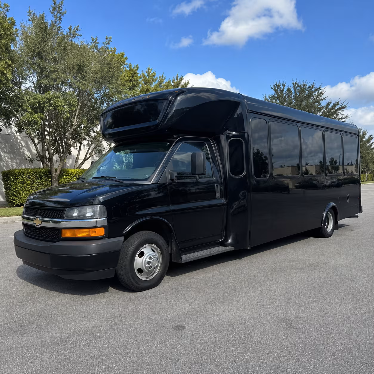 Detroit Winery Tour & Pub Crawl Transportation party bus exterior