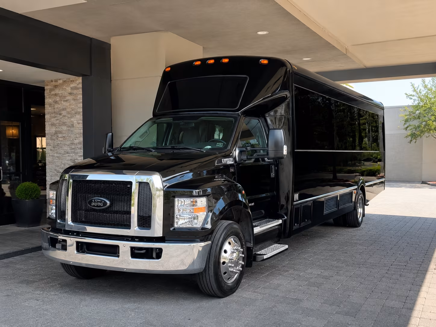 Detroit Winery Tour & Pub Crawl Transportation party bus exterior