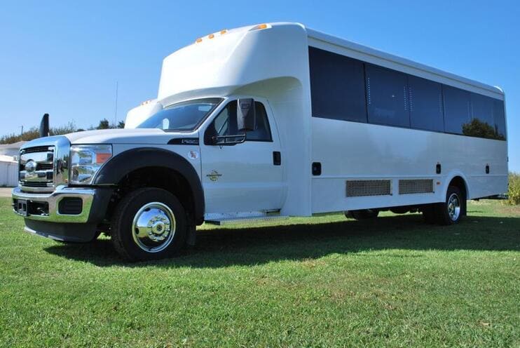 Farmington Hills 15-35 Passenger Minibuses